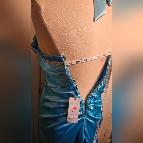 Elegant Blue Halter Dress - Picture 6 of 10